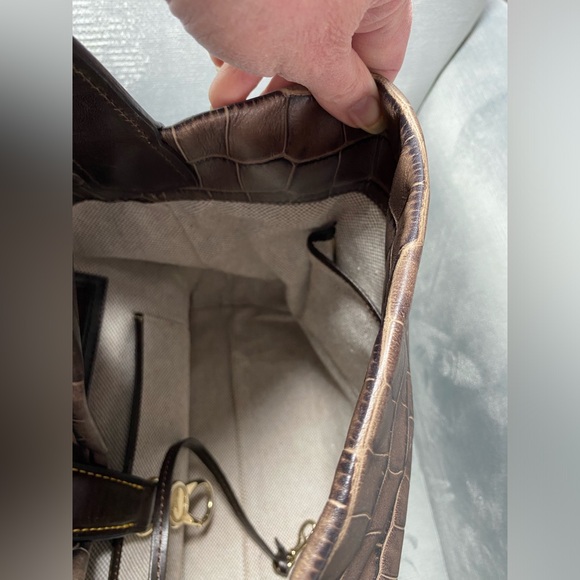 Doonie and Bourke croc logo lock hobo bag amazing condition 11” x 5” x 12” Brown - Picture 15 of 17